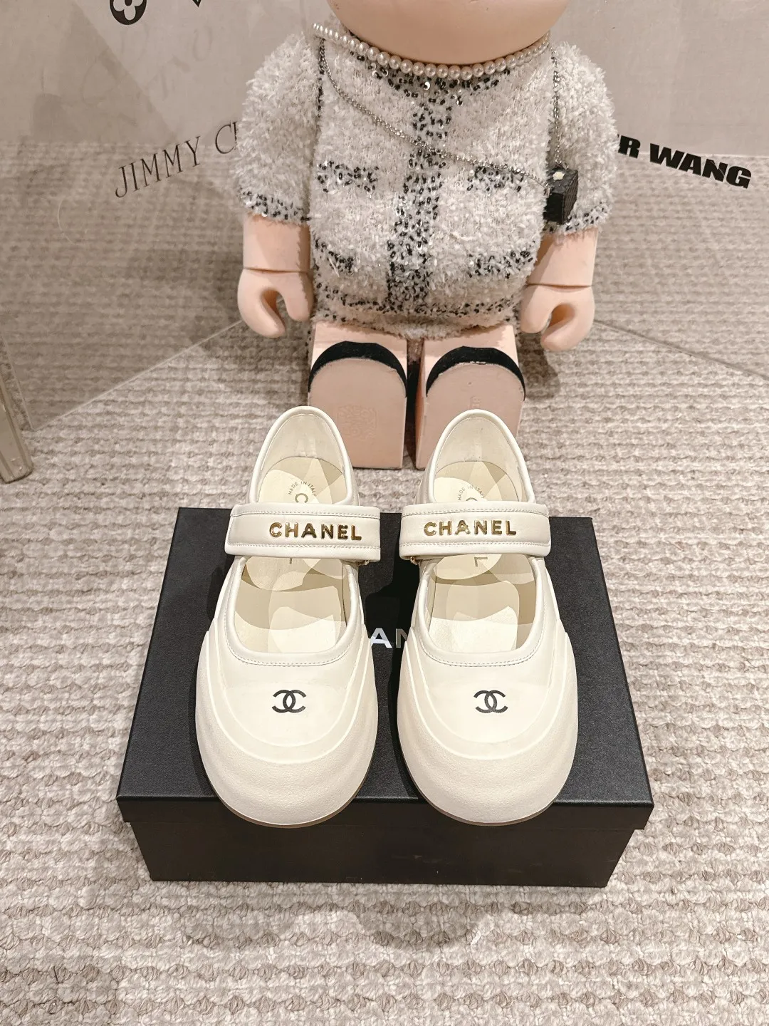 👟👟Ex-factory price 600👟👟 Chanel 25k new counter shoes, ceiling top quality [proud] This shoe is really a lucky star for small people, thick sole 5cm, more refined, rhombus, slim legs, the key is very comfortable upper foot: imported cowhide, lining: leather lining, outsole: genuine molded TPU outsole ~ 5cm heel height Size: 35-40 (41 made to order, non-refundable)
